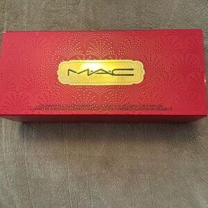BNIB MAC CELEBRATE IN COLOUR POWDER KISS LIP VAULT X12 : DESTINED FOR STARDOM